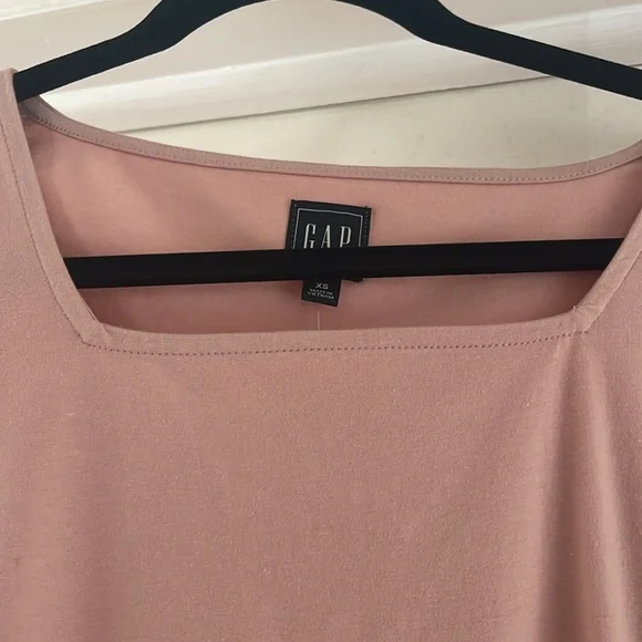 NWT gap bodysuit - Picture 2 of 5